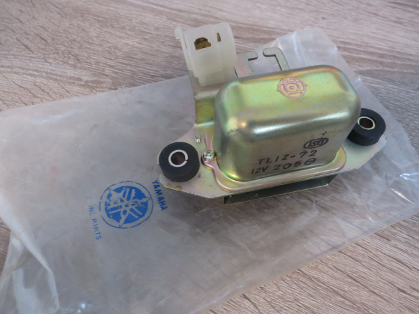 Yamaha Spannungsregler TX750 voltage regulator 341-81910-13 Original NEU